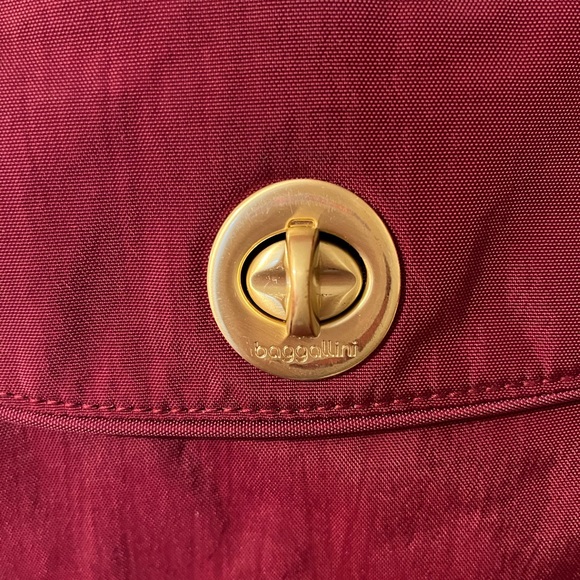 Baggallini Burgundy Women's Tote travel bag - Picture 2 of 5